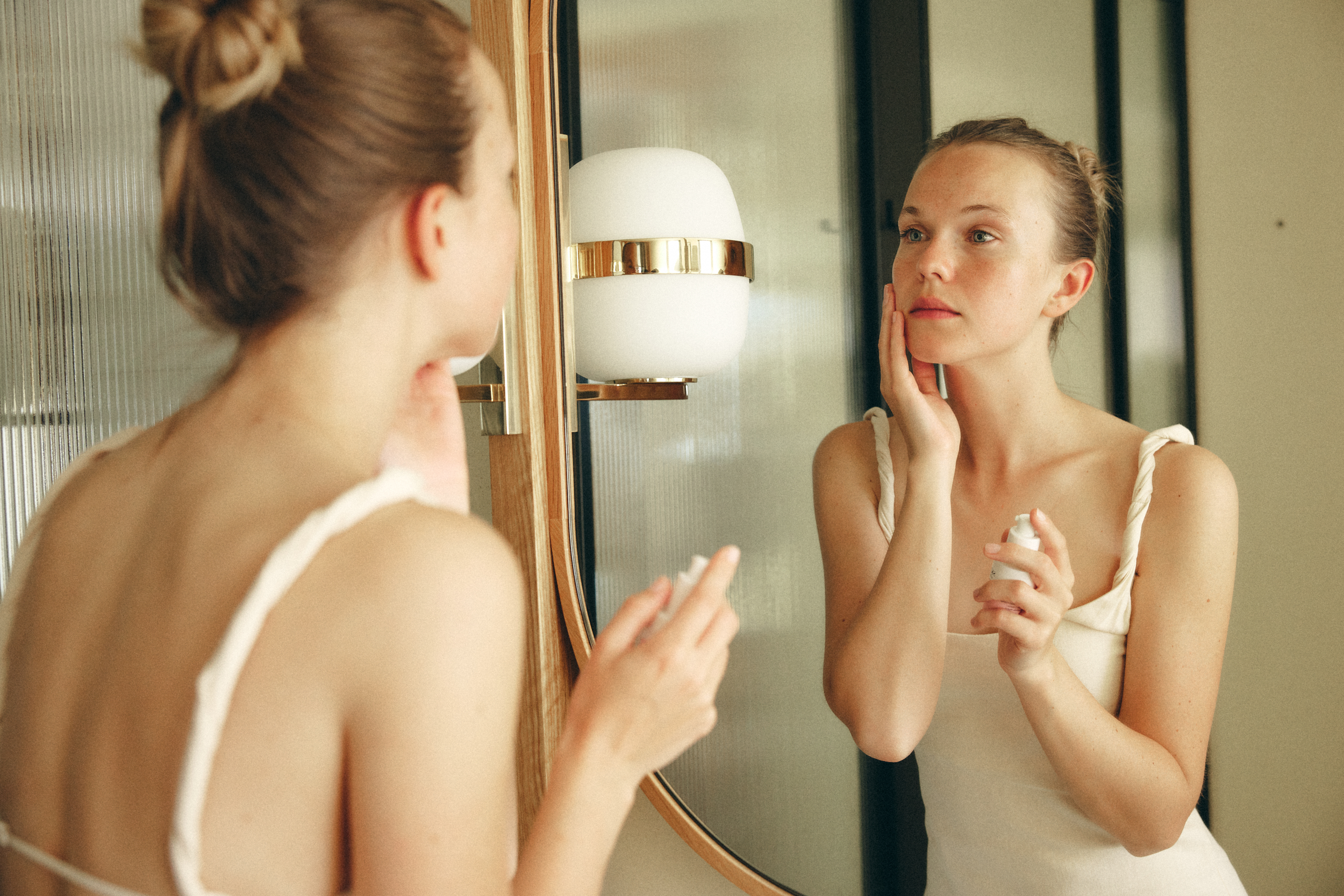 Crema solar: tan importante es aplicarla cada mañana como retirarla cada noche